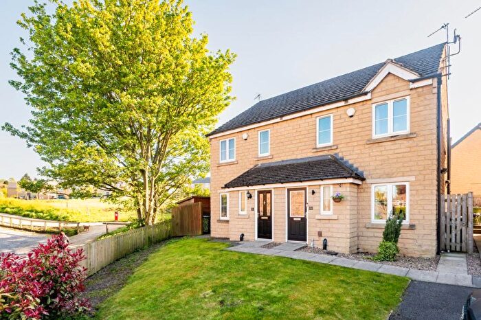 3 Bedroom Semi Detached House For Sale In Lumb Hall Way, Drighlington, BD11