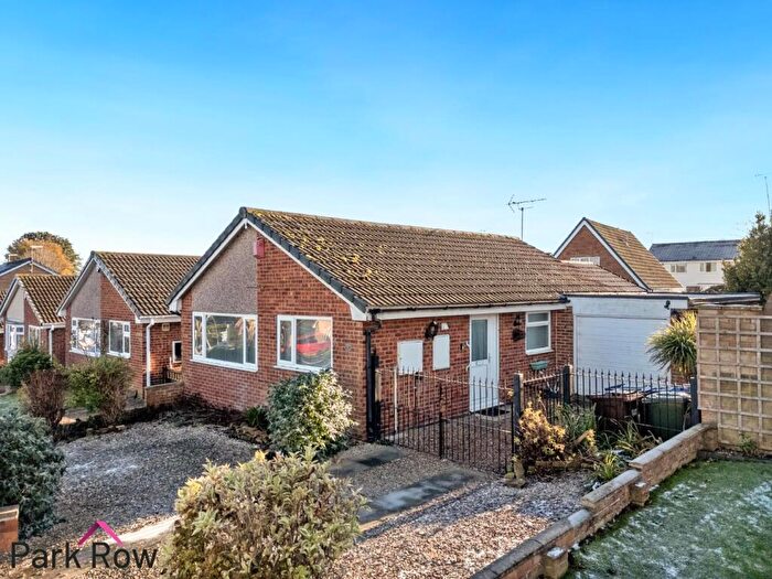 2 Bedroom Detached House For Sale In Elmete Avenue, Sherburn In Elmet, Leeds, LS25