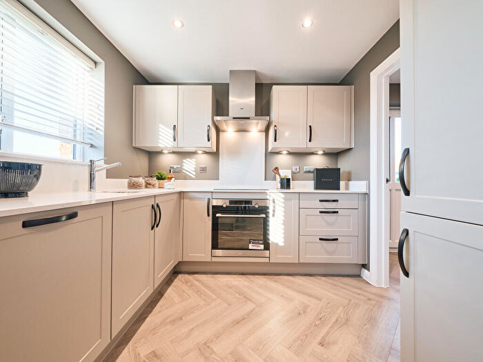 4 Bedroom Detached House For Sale In Birch Close, Oulton Broad, NR32