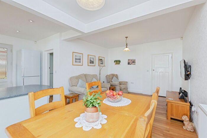 2 Bedroom Detached House For Sale In Gorse Lane, Oadby, Leicester, LE2
