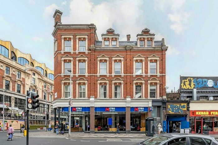 3 Bedroom Flat To Rent In St. John's Road, London, SW11