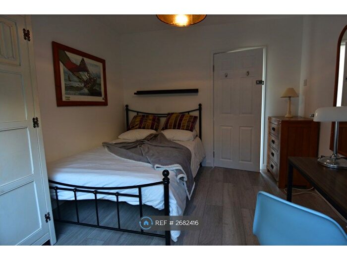 6 Bedroom Semi-Detached House To Rent In Georgian View, Bath, BA2