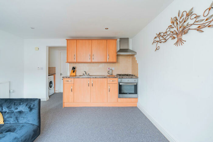 1 Bedroom Flat For Sale In Springfield Avenue, Shirehampton, Bristol, BS11