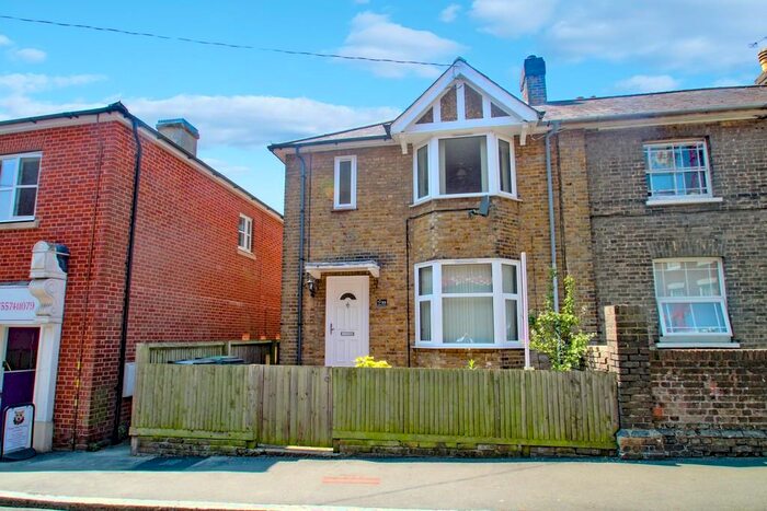 3 Bedroom Semi-Detached House To Rent In Fairfield Road, Braintree, CM7