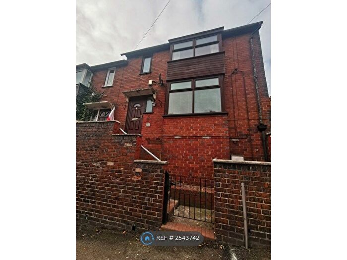 3 Bedroom End Of Terrace House To Rent In Mynors Street, Stoke-On-Trent, ST1