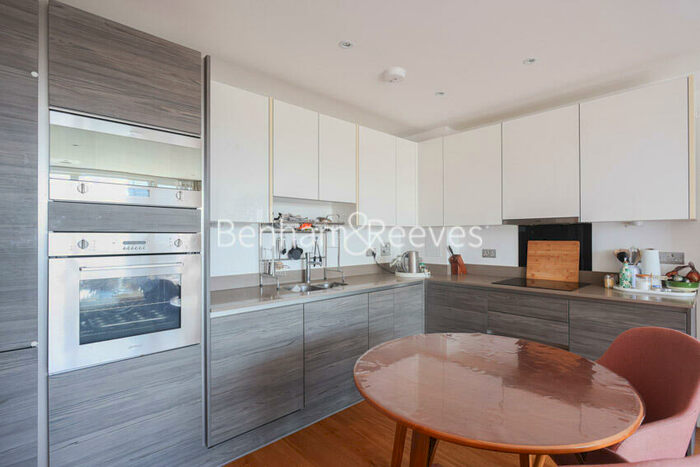 2 Bedroom Apartment To Rent In Winchester Square, London, SE8