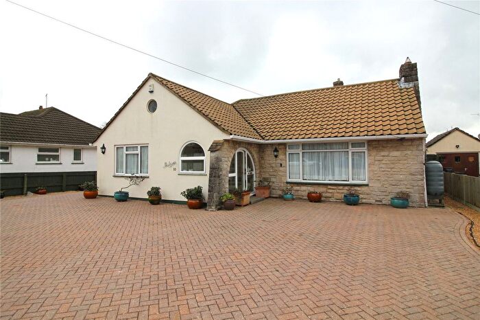 3 Bedroom Bungalow For Sale In Bouverie Close, Barton On Sea, Hampshire, BH25