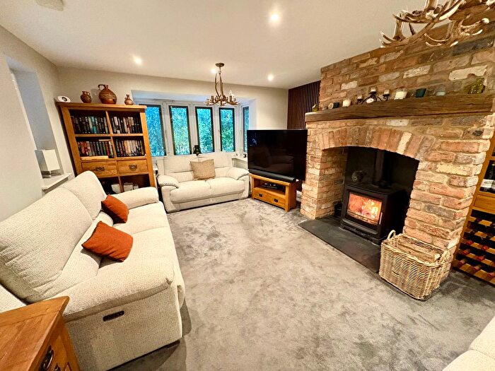 4 Bedroom Detached House For Sale In Braithwaite Court, Pontefract, WF9