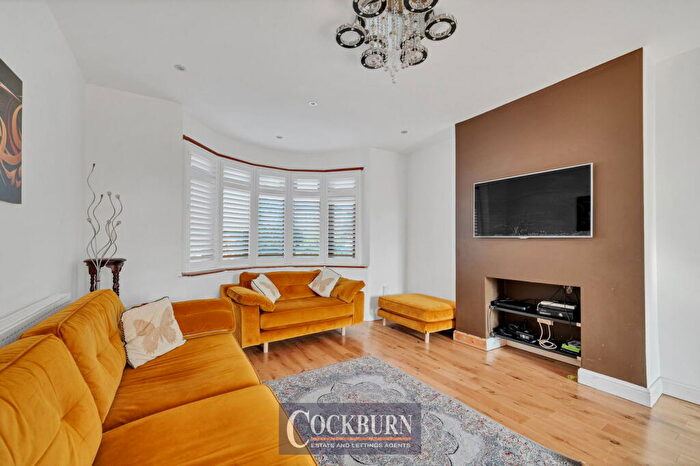 4 Bedroom Semi-Detached House To Rent In Lavidge Road, London, SE9