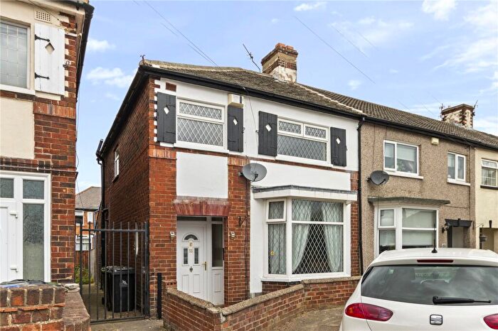 3 Bedroom End Of Terrace House For Sale In Chelmsford Place, Grimsby, N E Lincs, DN34