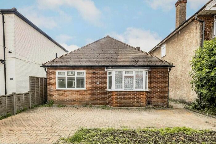 4 Bedroom Flat To Rent In Tolworth Park Road, Surbiton, KT6