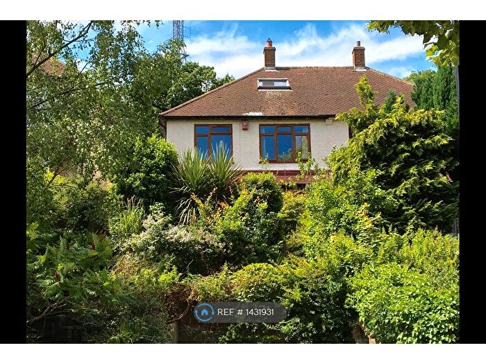 3 Bedroom Semi-Detached House To Rent In Auckland Road, London, SE19