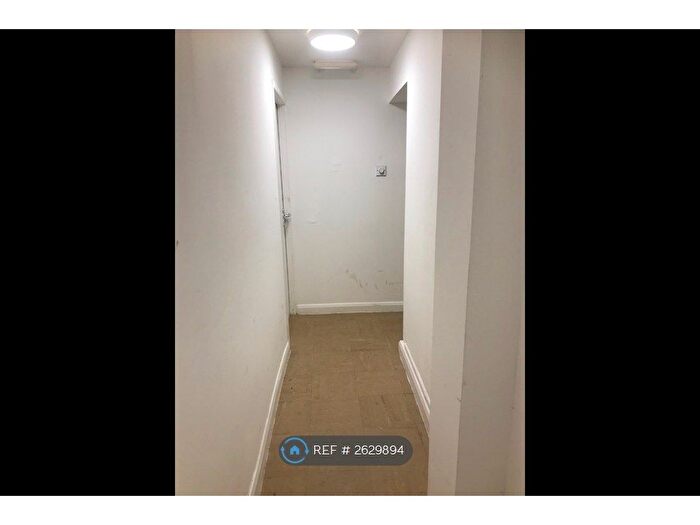 Studio To Rent In Headingley, Leeds, LS6