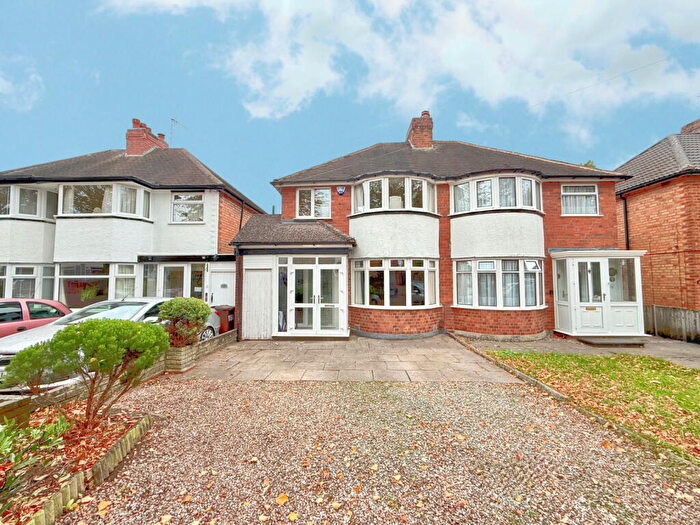 3 Bedroom Semi-Detached House For Sale In Stroud Road, Shirley, B90