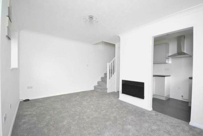 1 Bedroom House To Rent In Oak Street, Rush Green, RM7