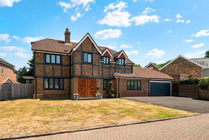 6 Bedroom Detached House For Sale In Beechfield, Banstead, SM7