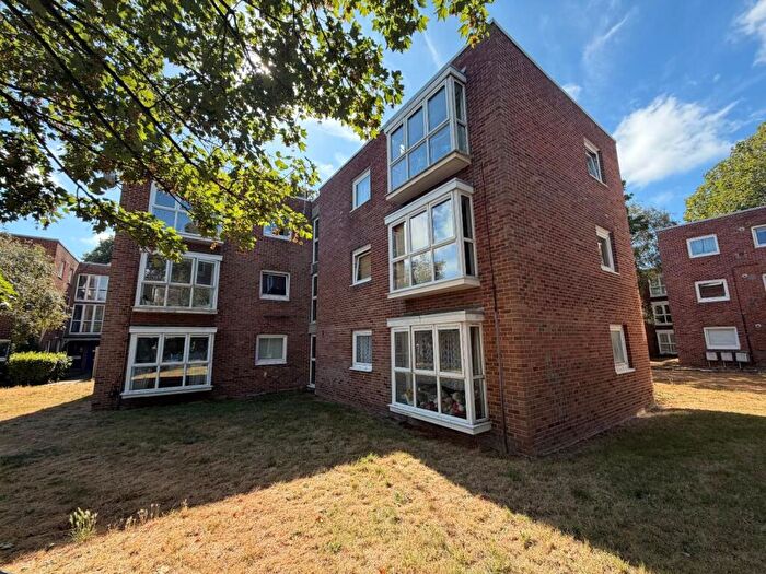 1 Bedroom Flat For Sale In South Road, Poole, BH15