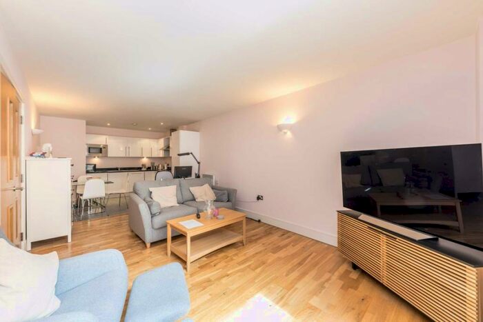 2 Bedroom Flat To Rent In Hatton Wall, Black Bull Court, EC1N