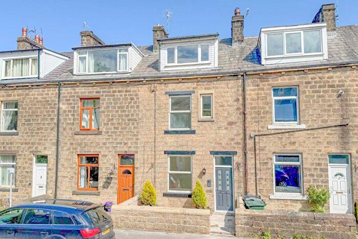 4 Bedroom Terraced House For Sale In Elmsley Street, Steeton, BD20