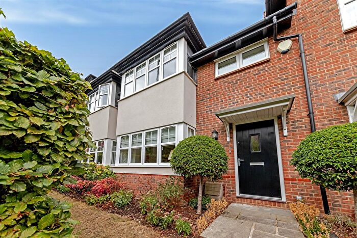 2 Bedroom Property For Sale In Mortimer Crescent, St. Albans, AL3