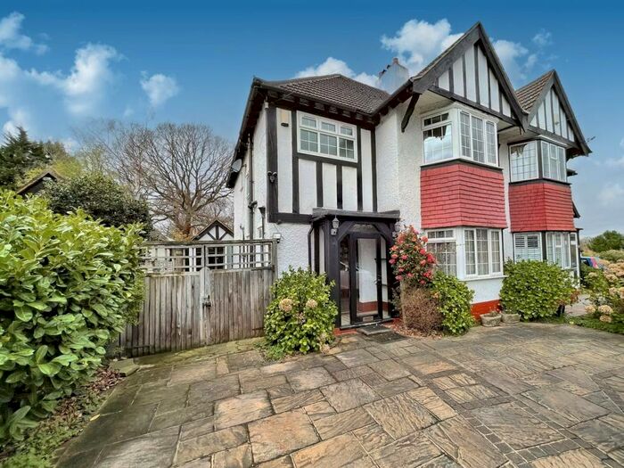 3 Bedroom Semi-Detached House To Rent In Woodland Way, Petts Wood, Orpington, BR5