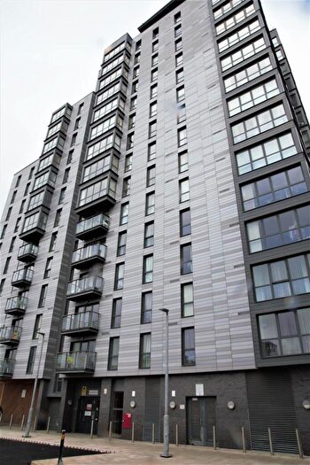 2 Bedroom Apartment To Rent In Lexington Apartments, Railway Terrace, Slough, SL2