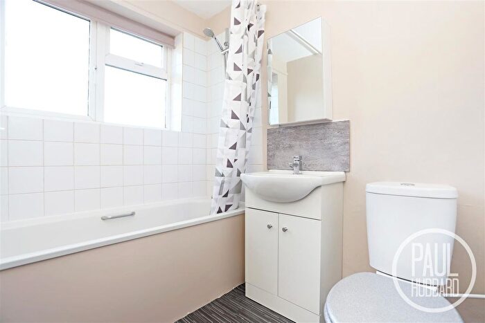 1 Bedroom Flat For Sale In Pinewood Avenue, Lowestoft, NR33