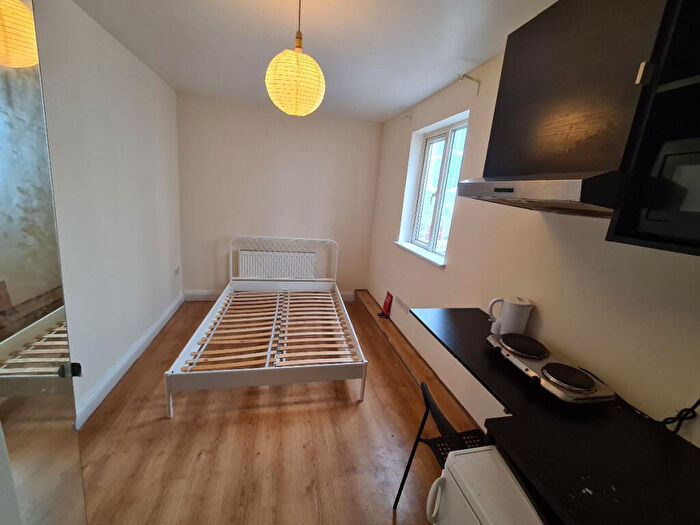 Studio To Rent In High Road, Wembley, HA9