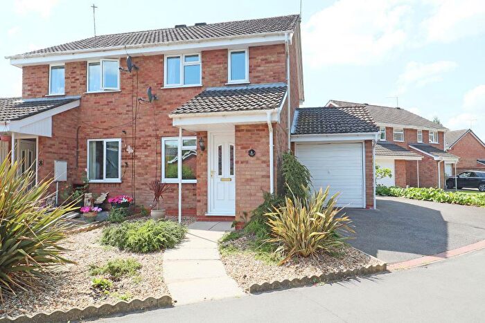 2 Bedroom Semi-Detached House To Rent In Chivelston Grove, Trentham, Stoke On Trent, ST4