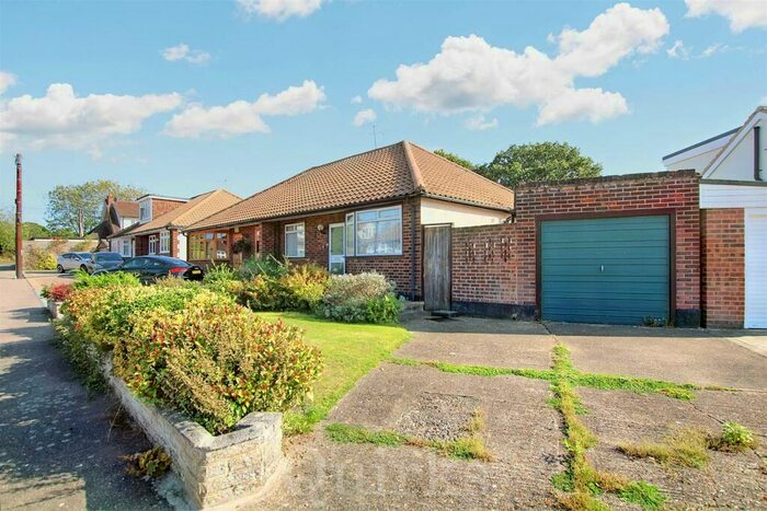 2 Bedroom Semi-Detached Bungalow For Sale In Frithwood Close, Billericay, CM12