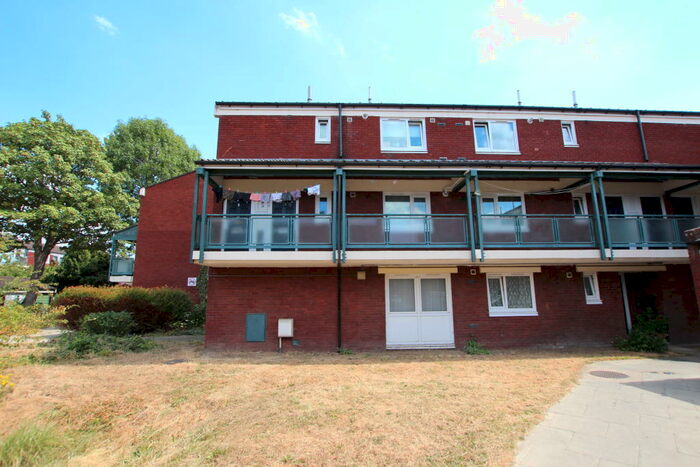 1 Bedroom Flat To Rent In Victoria Crescent, Tottenham, London, N15