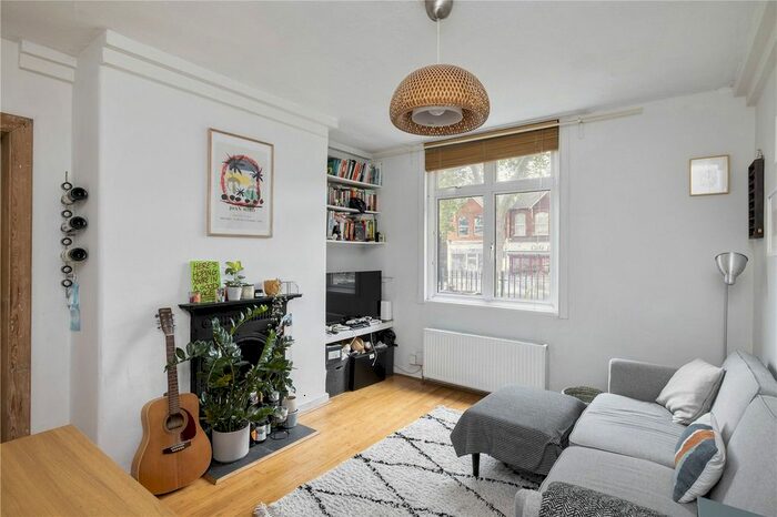 1 Bedroom Flat To Rent In Peabody Estate, Rosendale Road, SE24