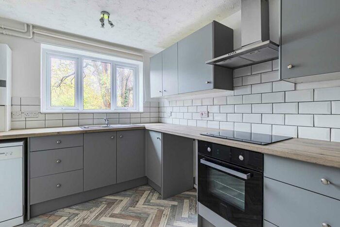 2 Bedroom Apartment To Rent In Figtree Hill, Hemel Hempstead, HP2