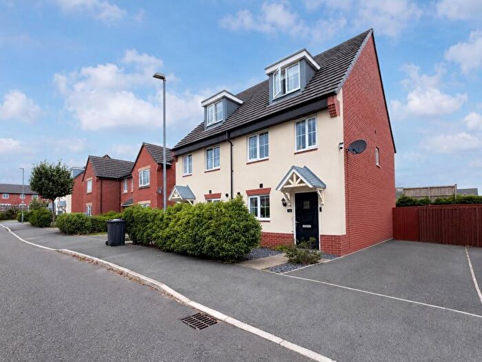 3 Bedroom Semi-Detached House For Sale In Glovers Way, Burscough, L40
