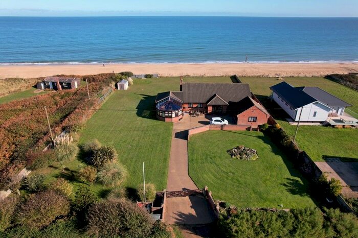 3 Bedroom Detached Bungalow For Sale In Doggetts Lane, Cart Gap, NR12