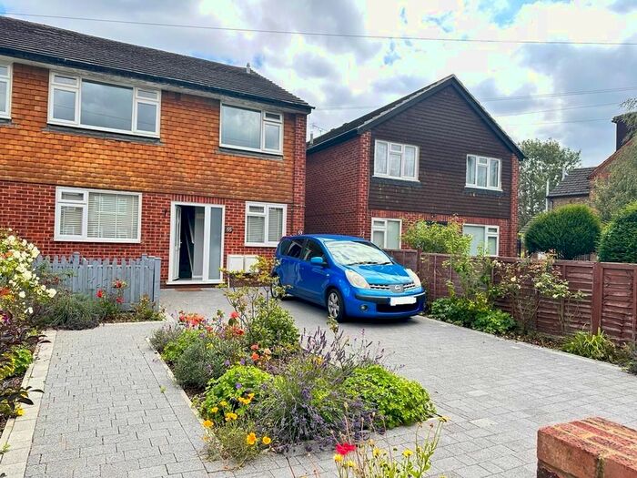 2 Bedroom Maisonette To Rent In Glebe Avenue, Ickenham, Uxbridge, UB10