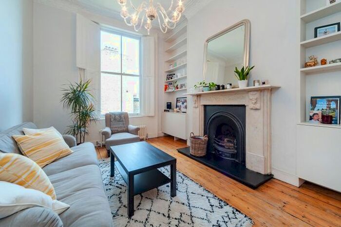 2 Bedroom Flat To Rent In Sutherland Avenue, Paddington, W9