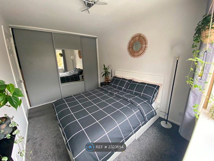 1 Bedroom Flat To Rent In Suffolk Close, Slough, SL1