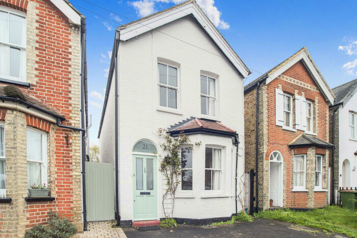 3 Bedroom House To Rent In Thames Ditton, KT7