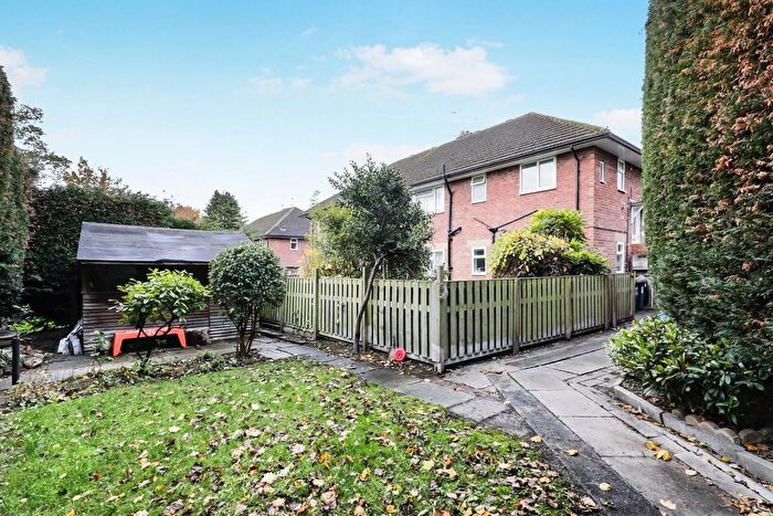 2 Bedroom Flat For Sale In Woodfield Avenue, Harrogate, HG1