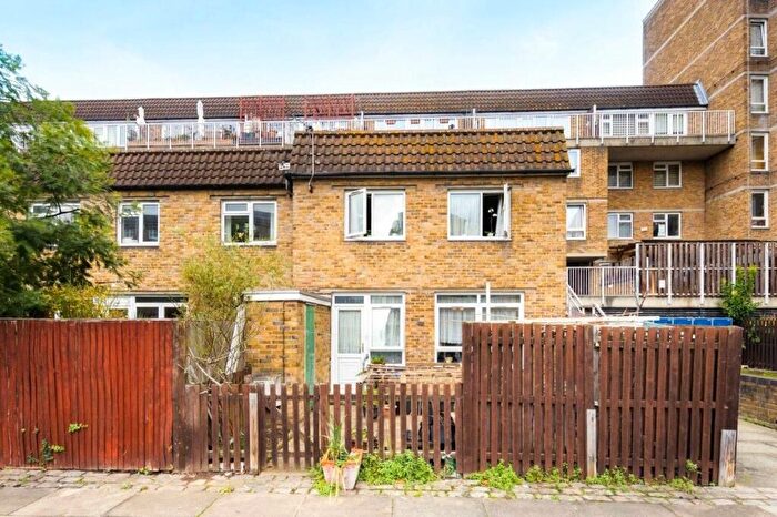 2 Bedroom End Of Terrace House For Sale In Elf Row, London, E1W