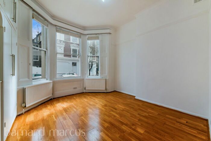 2 Bedroom Flat To Rent In Hazlitt Road, London, W14