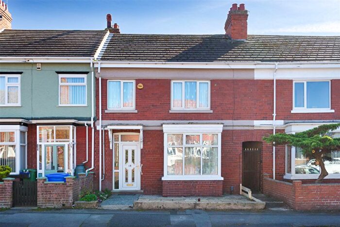 3 Bedroom Terraced House For Sale In Park Avenue, Withernsea, HU19