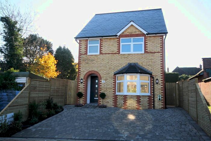 3 Bedroom Detached House For Sale In Cockshot Road, Reigate, RH2