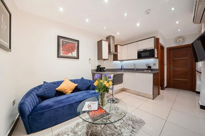 1 Bedroom Flat To Rent In Gloucester Place, Marylebone, London, W1U