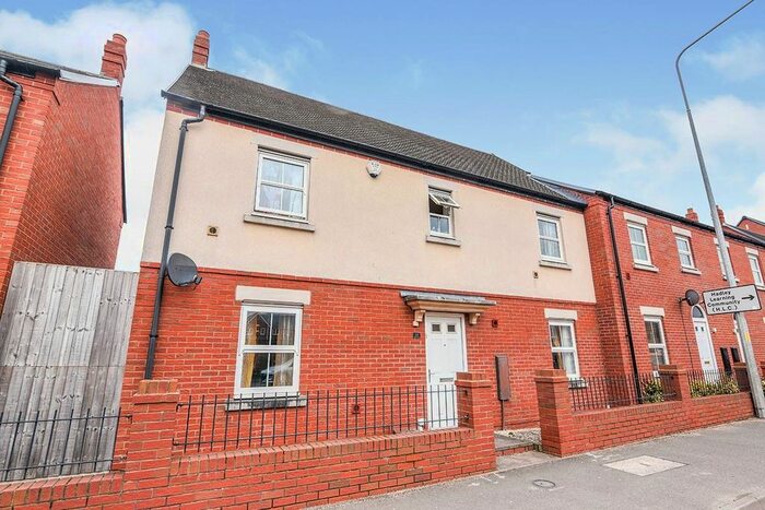 4 Bedroom Semi-Detached House To Rent In Britannia Way, Hadley, Telford, Shropshire, TF1