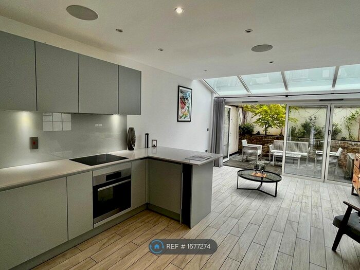 2 Bedroom Flat To Rent In Aberdour Street, London, SE1