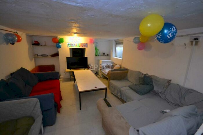 7 Bedroom Semi-Detached House To Rent In Erleigh Road, University, RG1