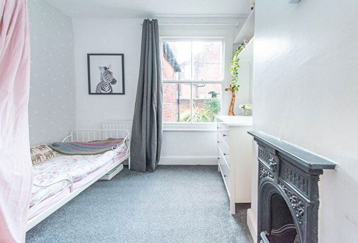 3 Bedroom Terraced House For Sale In Wath Road, Nether Edge, S7