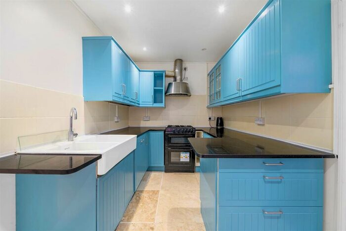 2 Bedroom Flat To Rent In Marlow Road, Penge, SE20